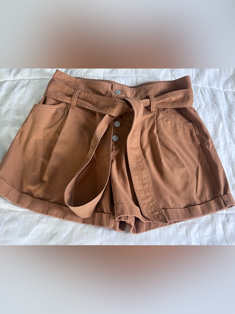 Ladies size 10- GAP high rise paper bag shorts in light brown- belt